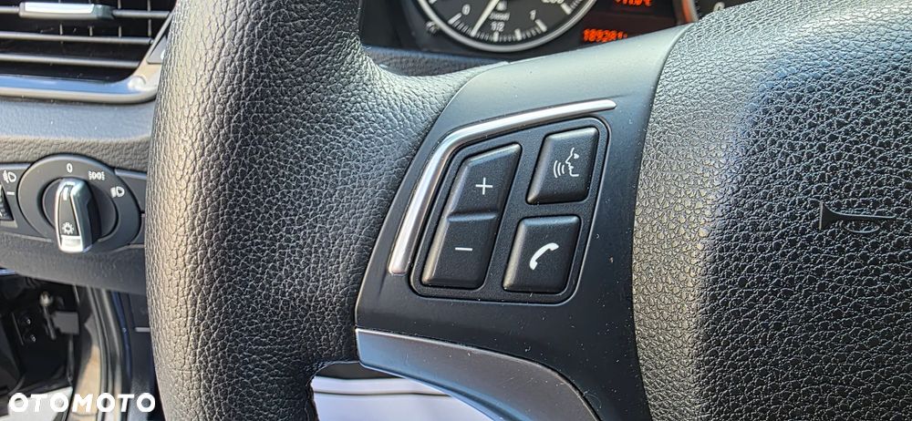 BMW X1 sDrive18d Sport Line - 29