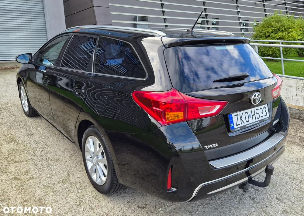 Toyota Auris 1.6 Premium - 6
