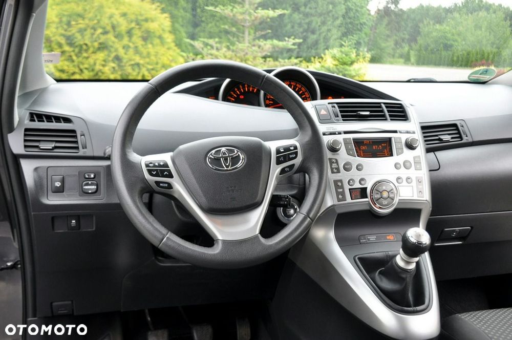 Toyota Verso - 31