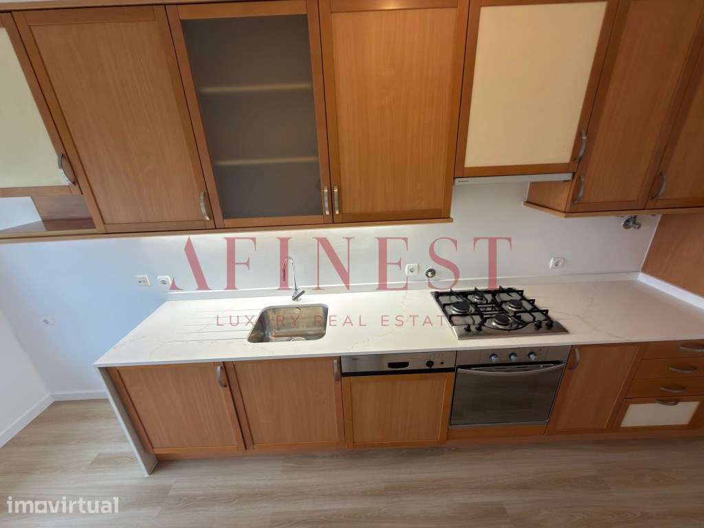 APARTAMENTO T1 NA ESTRADA DA LUZ - BENFICA | GARAGEM + ARRECADAÇÃO - Grande imagem: 3/19