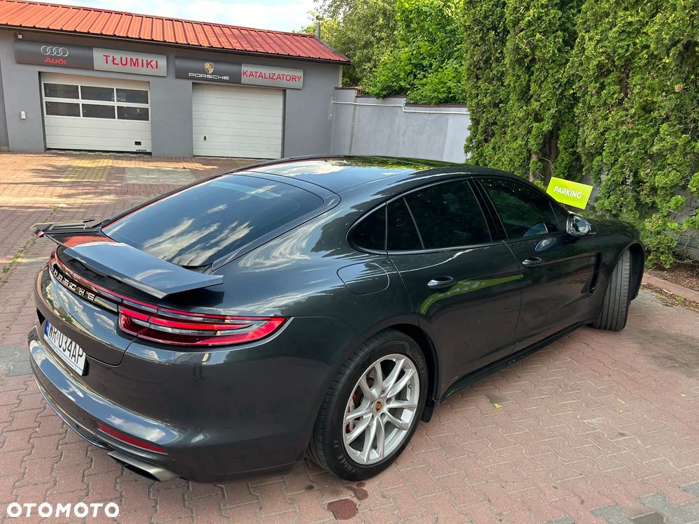 Porsche Panamera 4 - 25