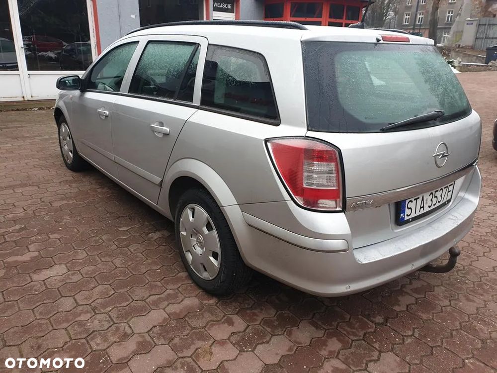 Opel Astra 1.9 CDTI DPF Cosmo - 4