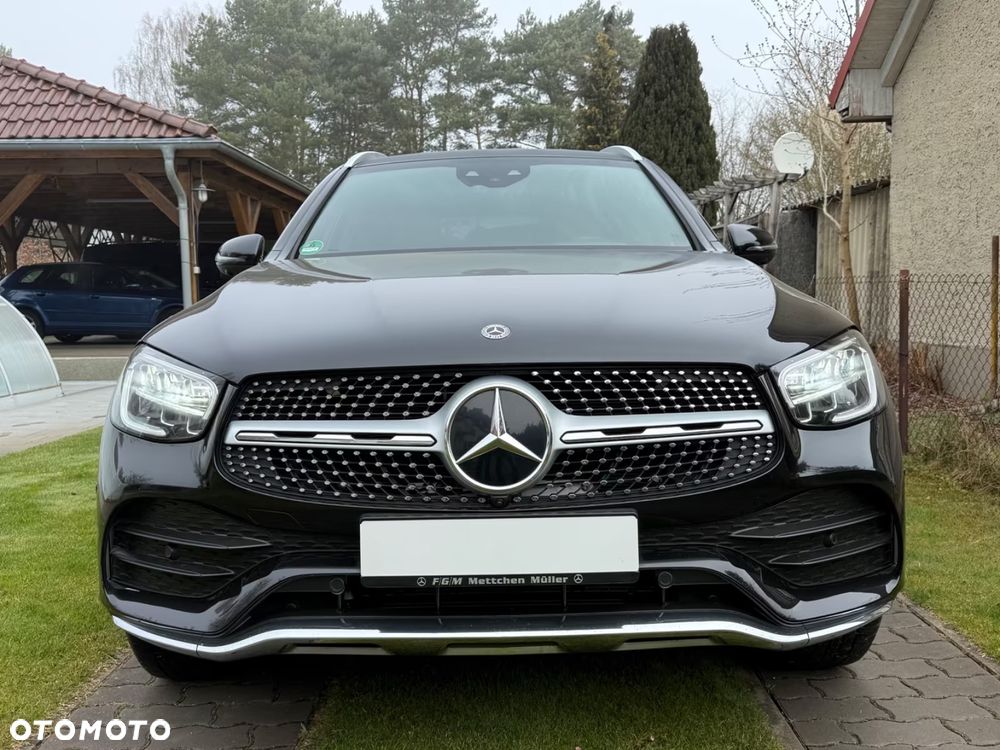 Mercedes-Benz GLC 300 4Matic 9G-TRONIC AMG Line - 2