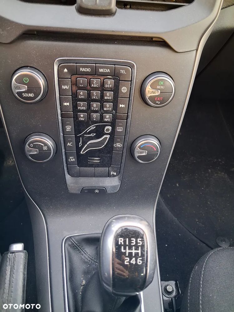 Volvo V40 D2 - 18