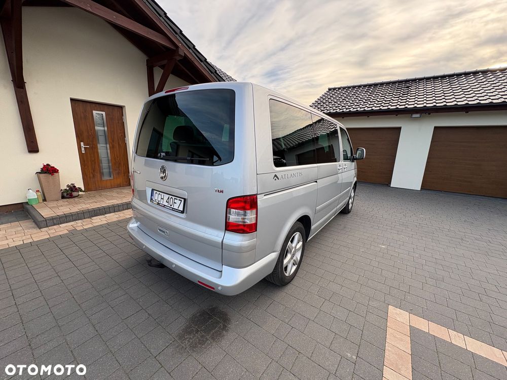 Volkswagen Multivan - 13