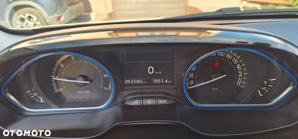 Peugeot 2008 PureTech 110 Stop&Start Allure - 19