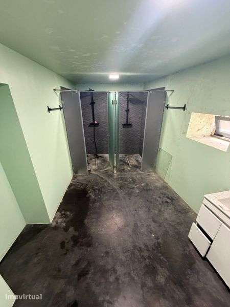 Vivenda grande com 4 quartos( dois são duplos) - Grande imagem: 3/11