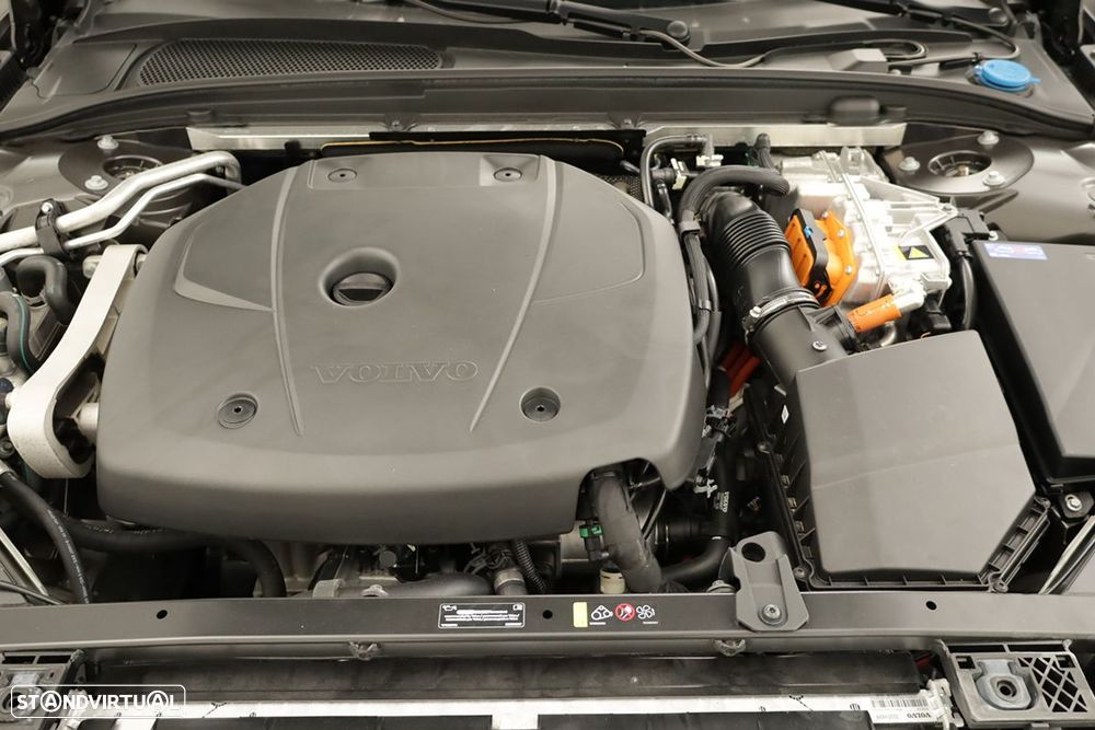 Volvo V60 2.0 T6 AWD TE Essential - 26