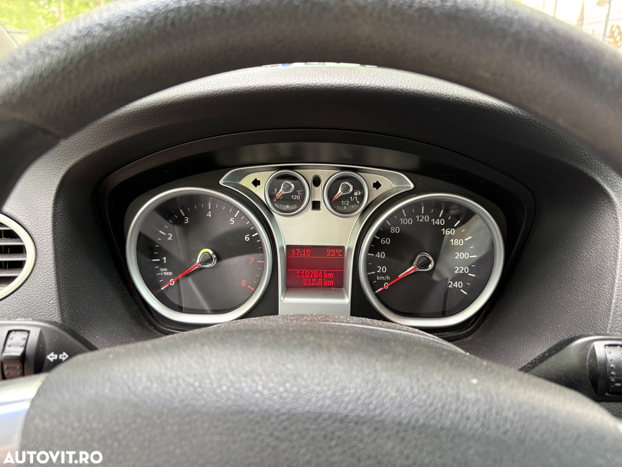 Ford Focus 1.6i Ambiente - 4