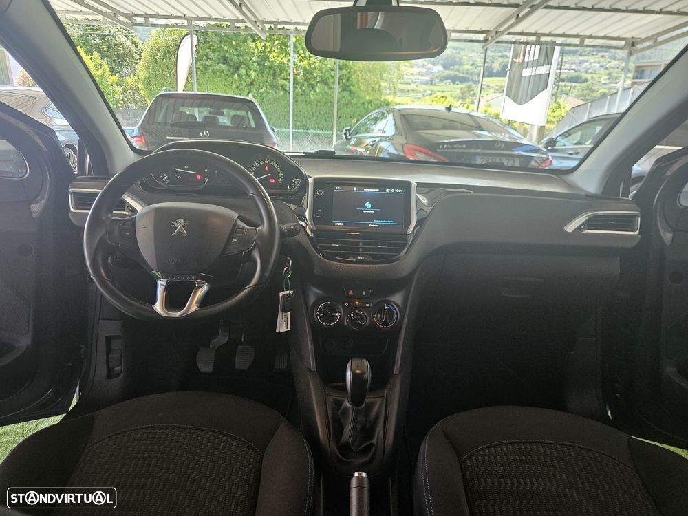 Peugeot 208 1.2 PureTech Signature - 25