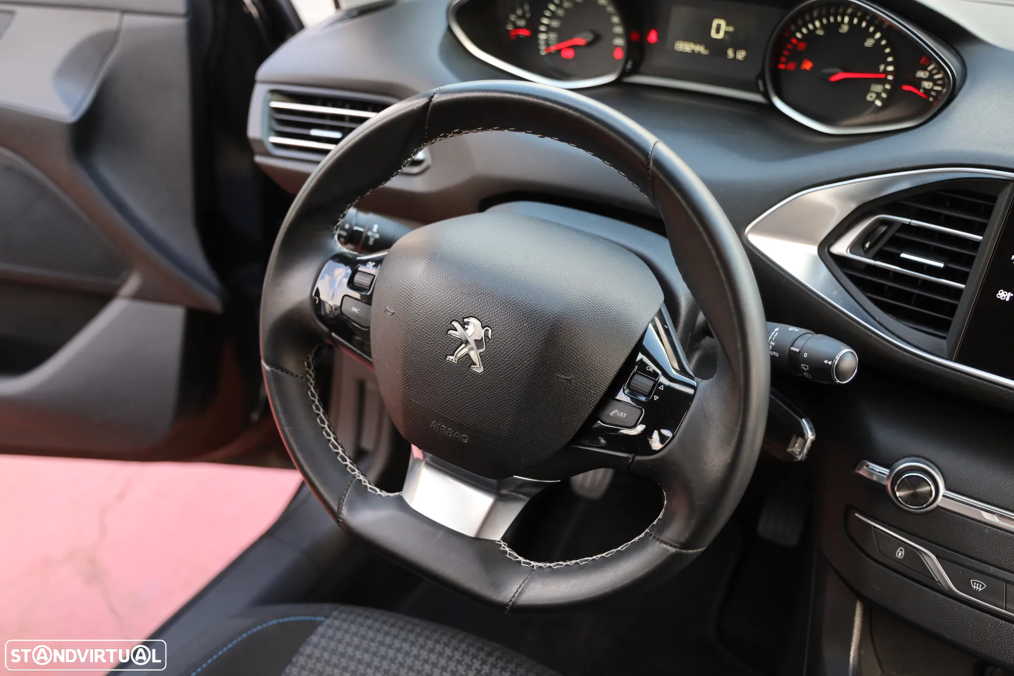Peugeot 308 1.5 BlueHDi Style J17 - 24