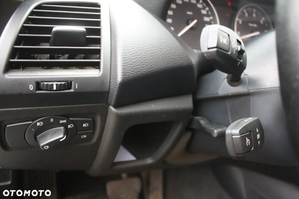 BMW Seria 1 120i Limited Edition Lifestyle mit M Sportpaket - 32