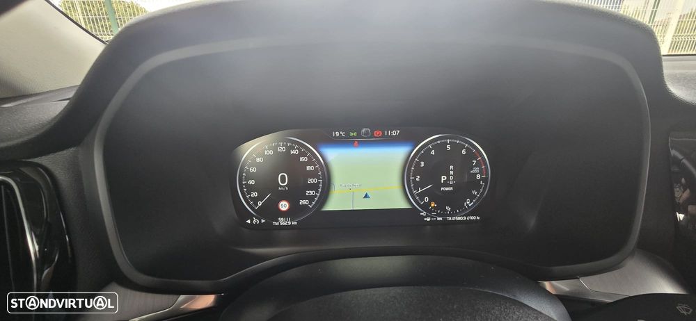 Volvo V60 2.0 T8 AWD TE Momentum Plus - 36