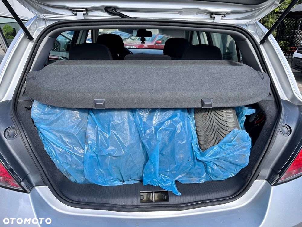 Opel Astra 1.6 Cosmo - 17