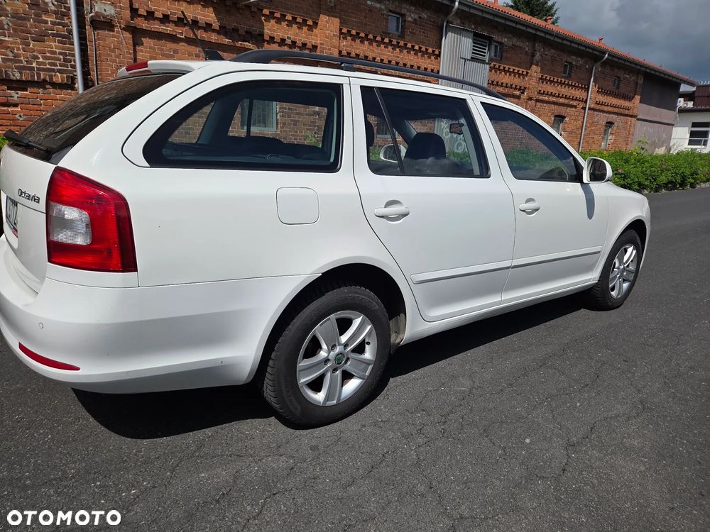 Skoda Octavia 1.6 TDI 4x4 Elegance - 3