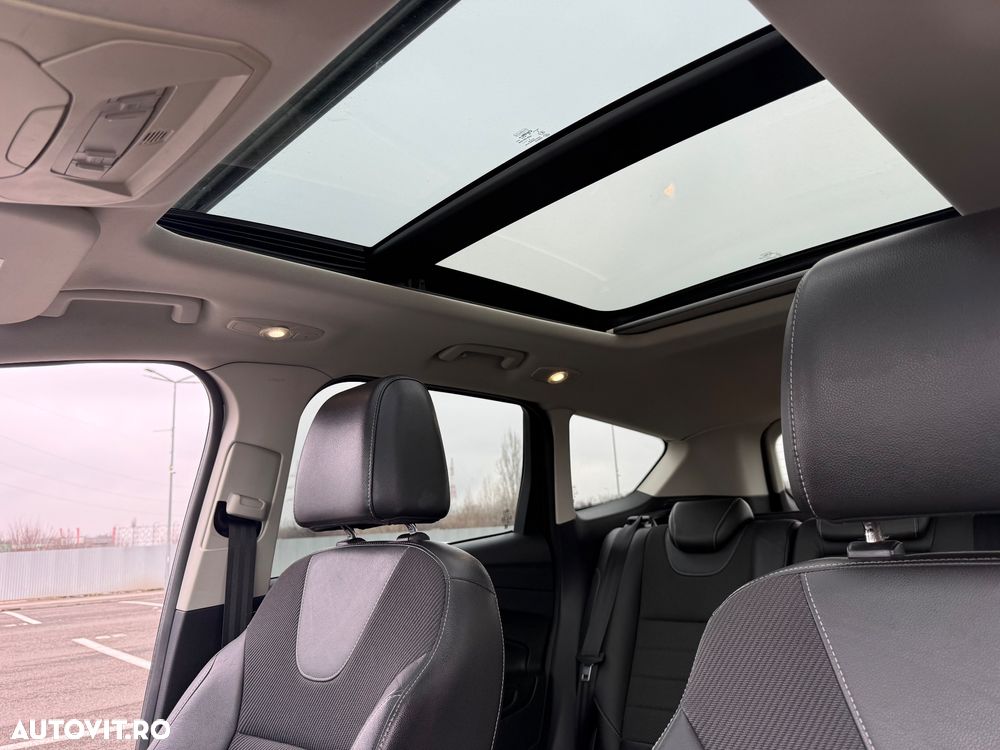 Ford Kuga 2.0 TDCi 4WD Powershift Titanium - 17