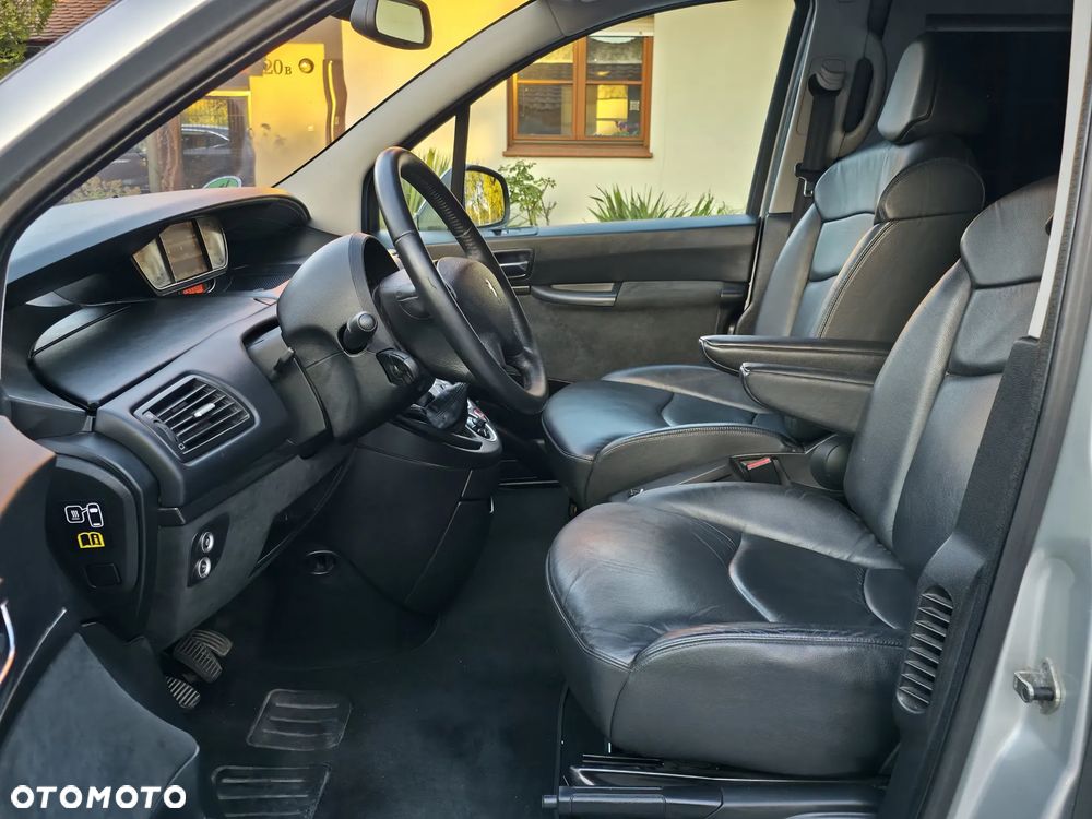 Peugeot 807 HDi 165 Premium - 12