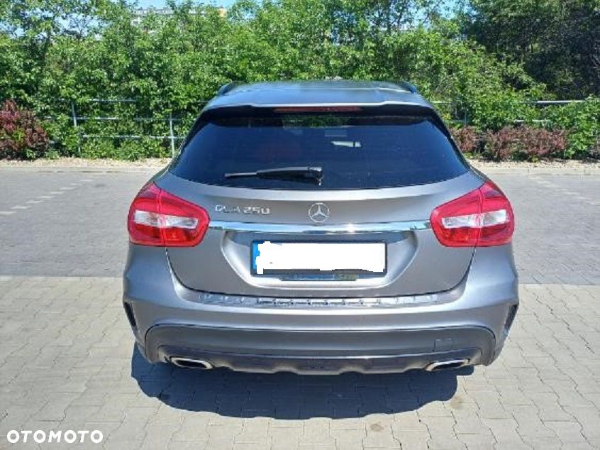Mercedes-Benz GLA 250 7G-DCT Peak Edition - 4
