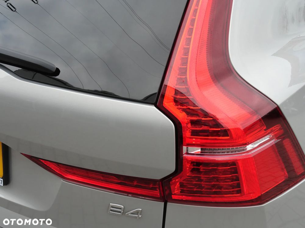 Volvo XC 60 B4 D Geartronic RDesign - 38