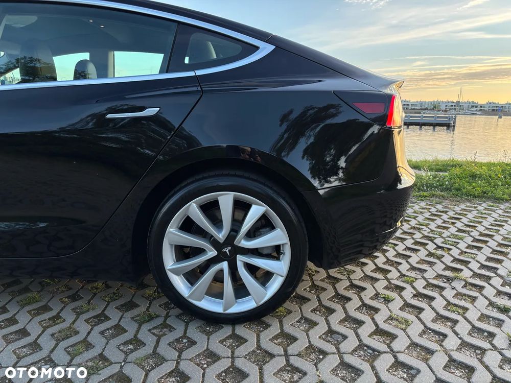 Tesla Model 3 Standard Reichweite Plus Hinterradantrieb - 8