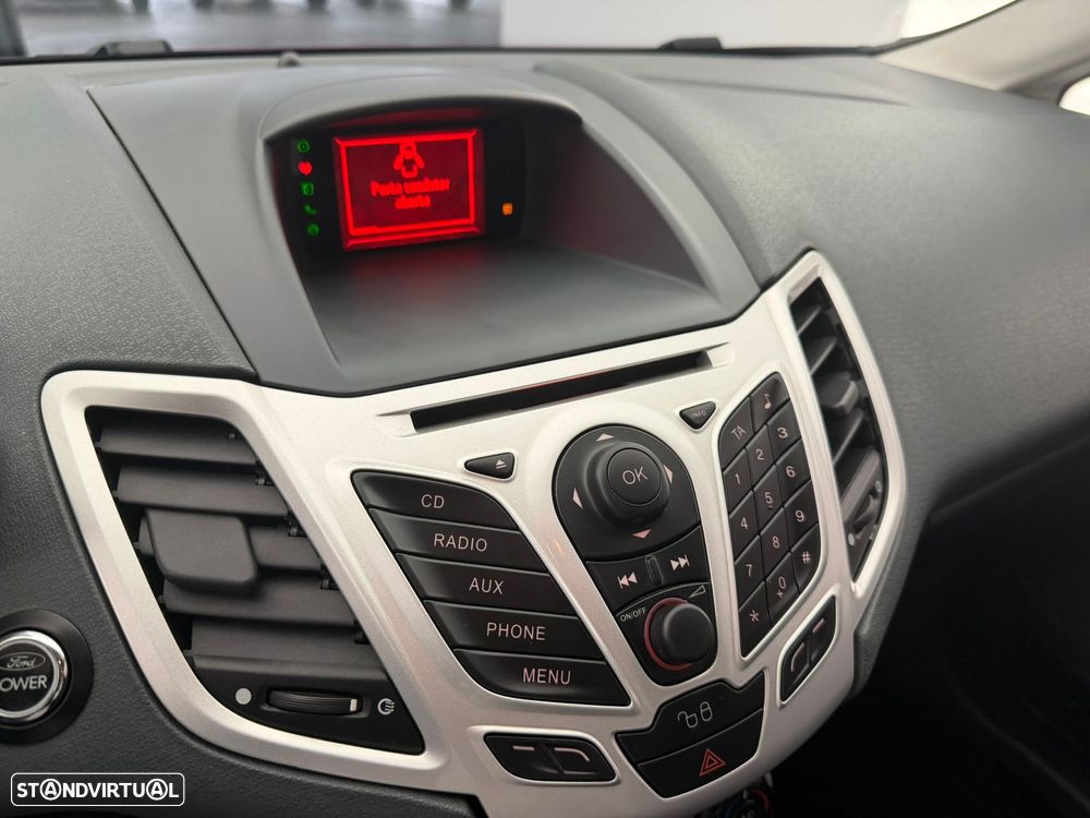 Ford Fiesta - 8