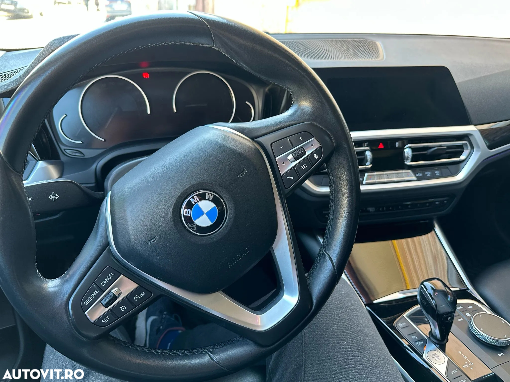 BMW Seria 3 318d Aut. - 9