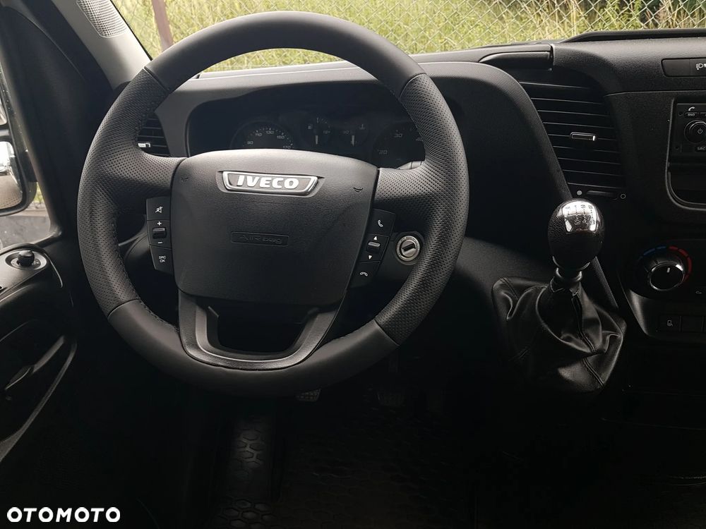Iveco 35C15 WYWROTKA 3 STRONNA KIPER 3,20x2,06 BLIŹNIAKI KLIMA MANUAL 6-BIEGÓW HAK - 20