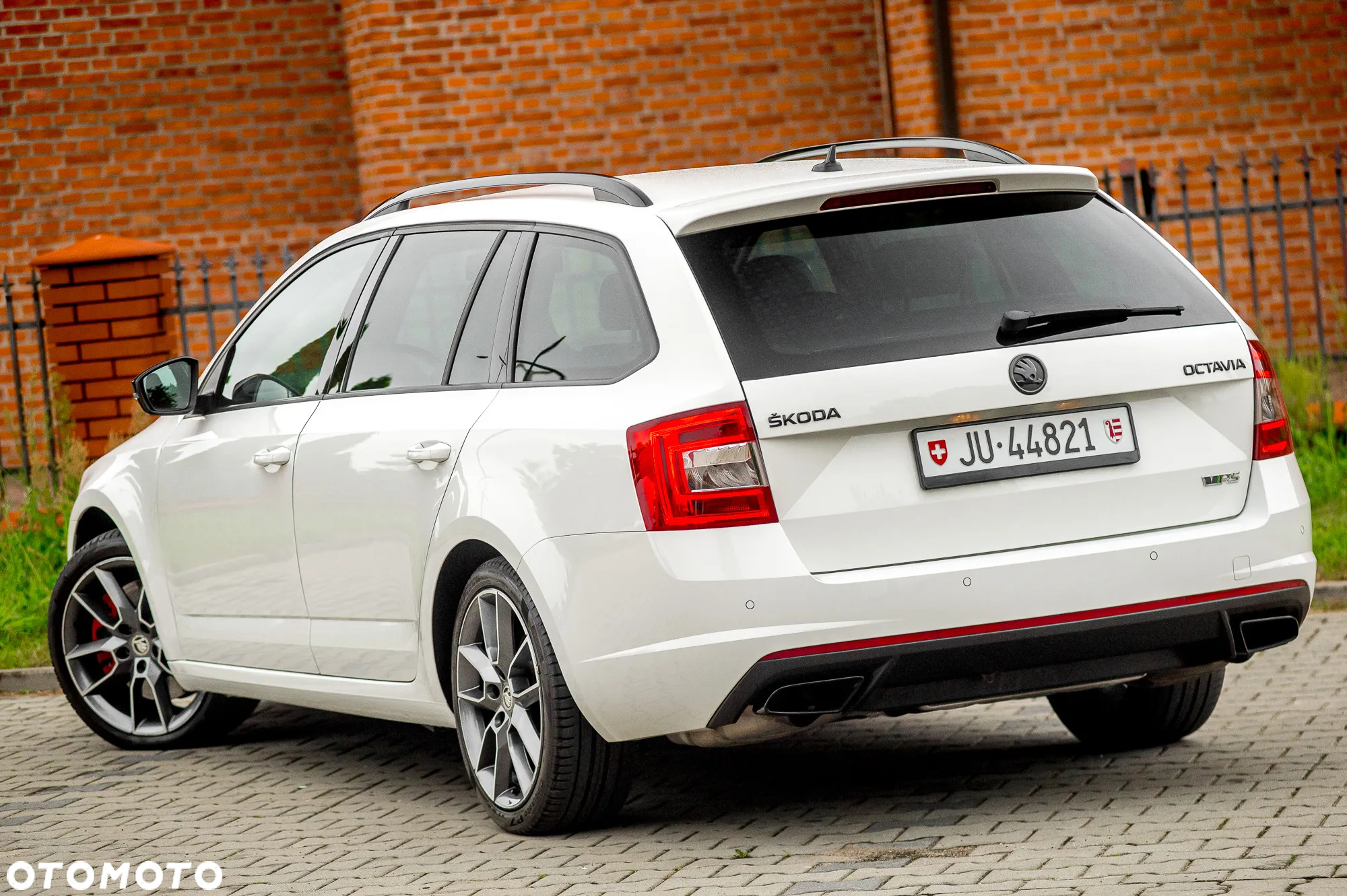 Skoda Octavia 2.0 TSI RS - 11