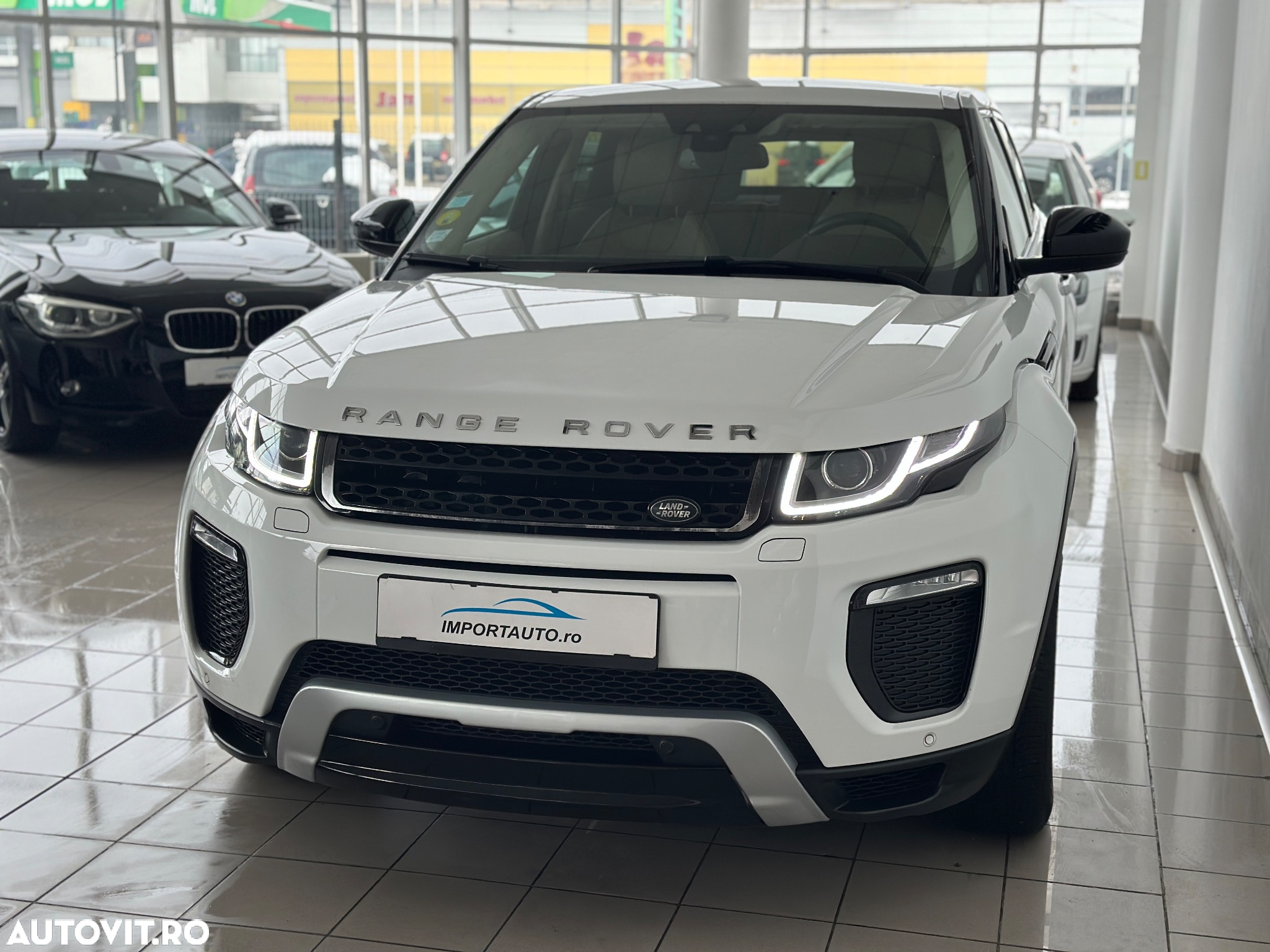 Land Rover Range Rover Evoque 2.0 D150 R-Dynamic - 3
