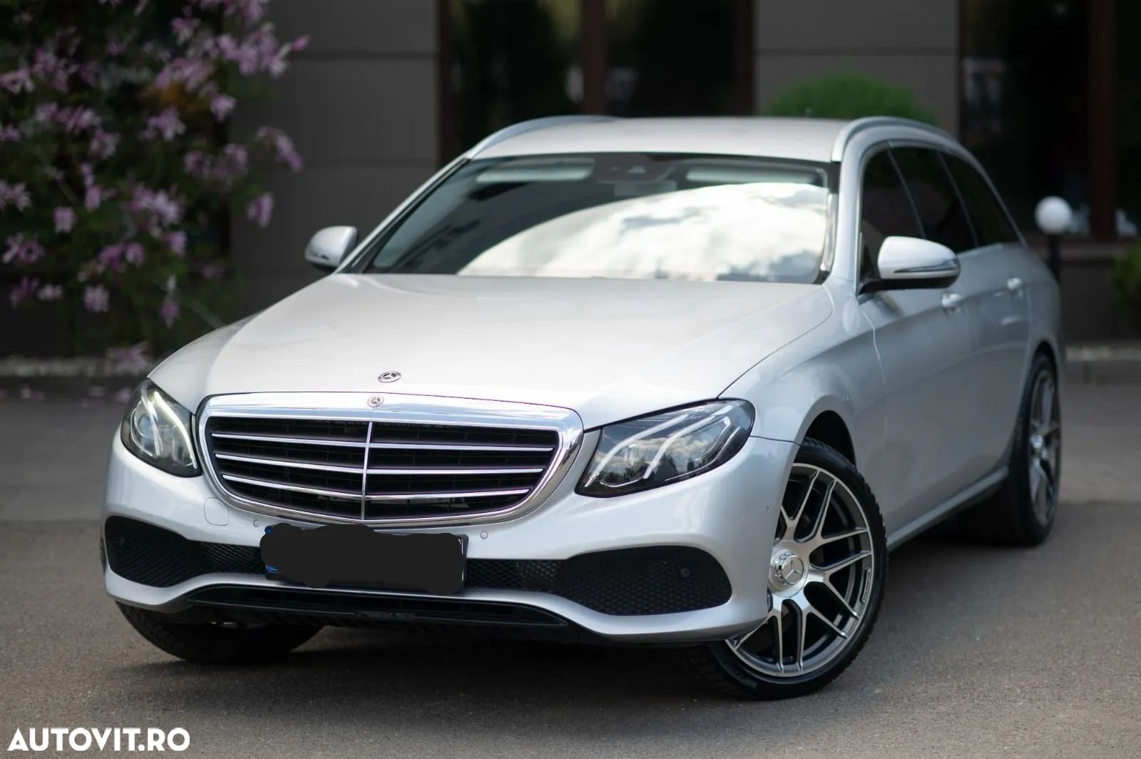 Mercedes-Benz E 220 d T-Modell Aut. - 1