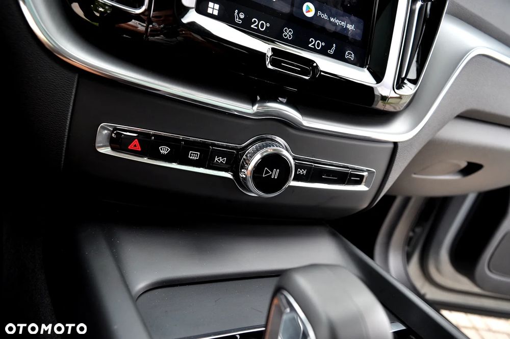 Volvo XC 60 T6 Plug-In Hybrid AWD Core - 36