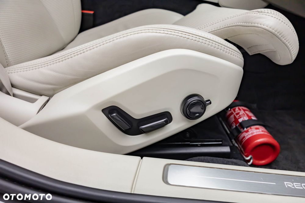 Volvo S90 T8 AWD Plug-In Hybrid Plus Bright - 37