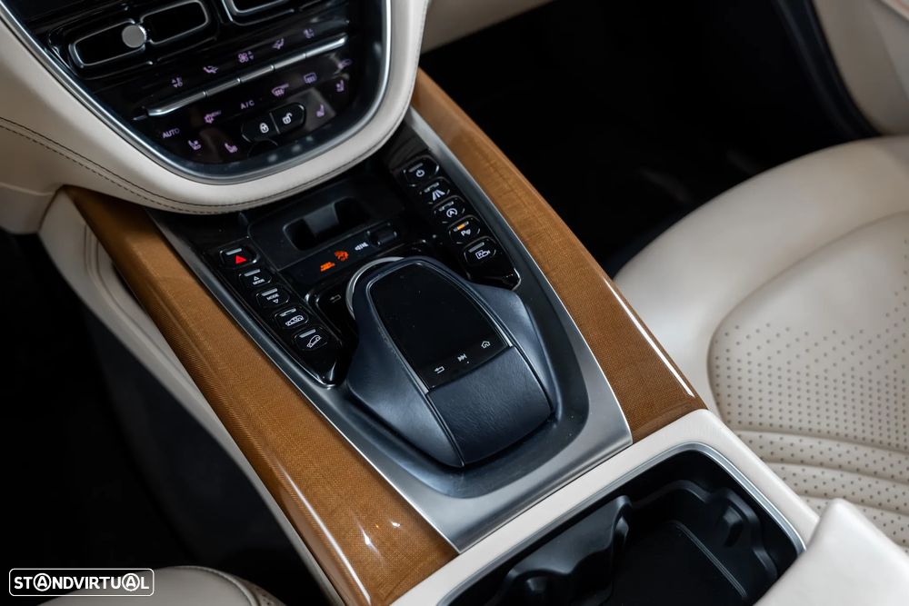 Aston Martin DBX Standard - 22