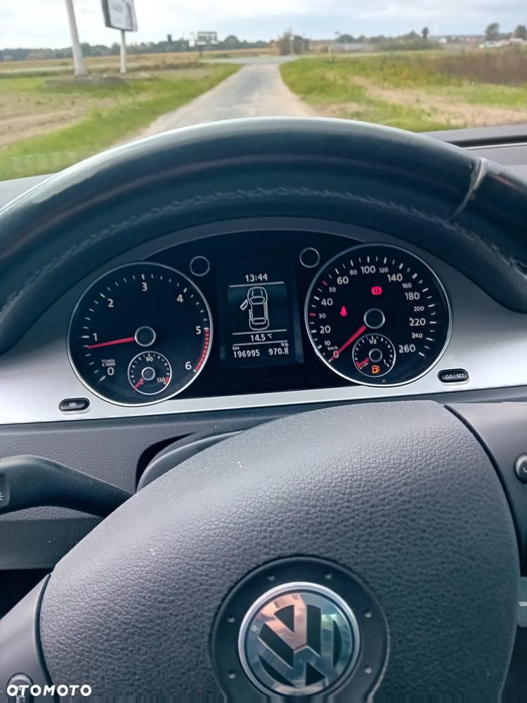 Volkswagen Passat - 15