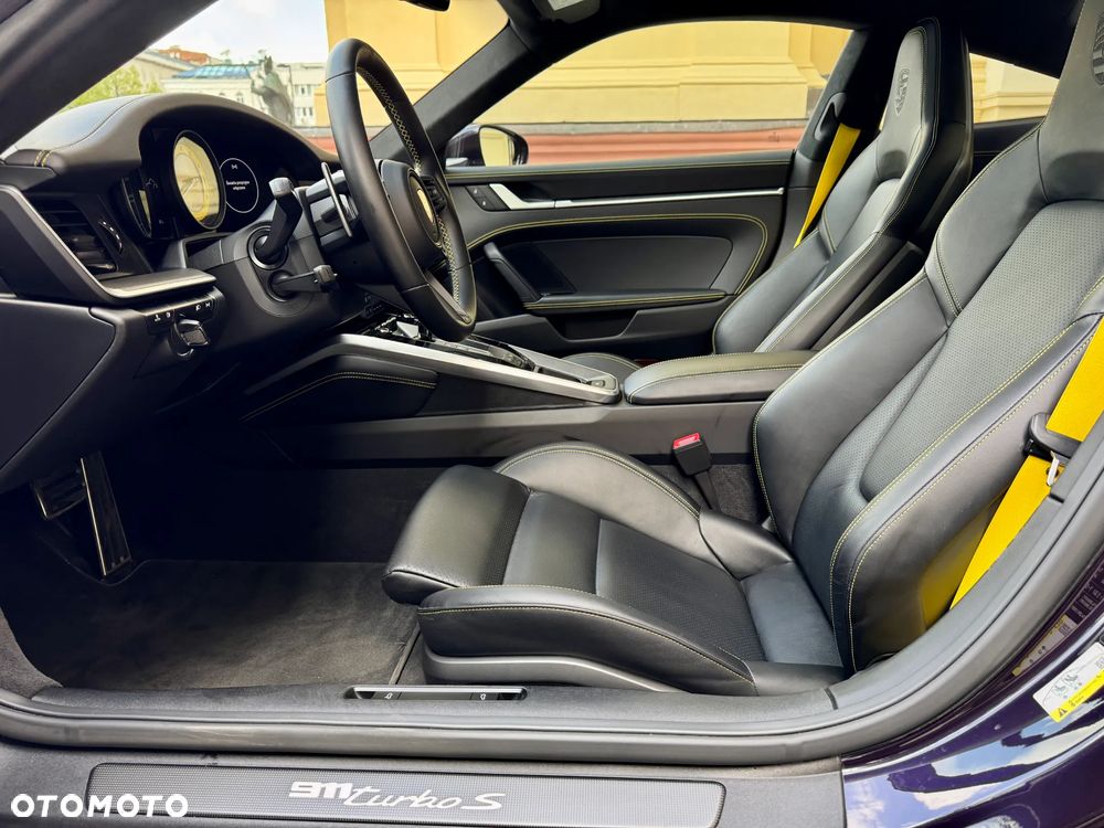 Porsche 911 Turbo S - 24