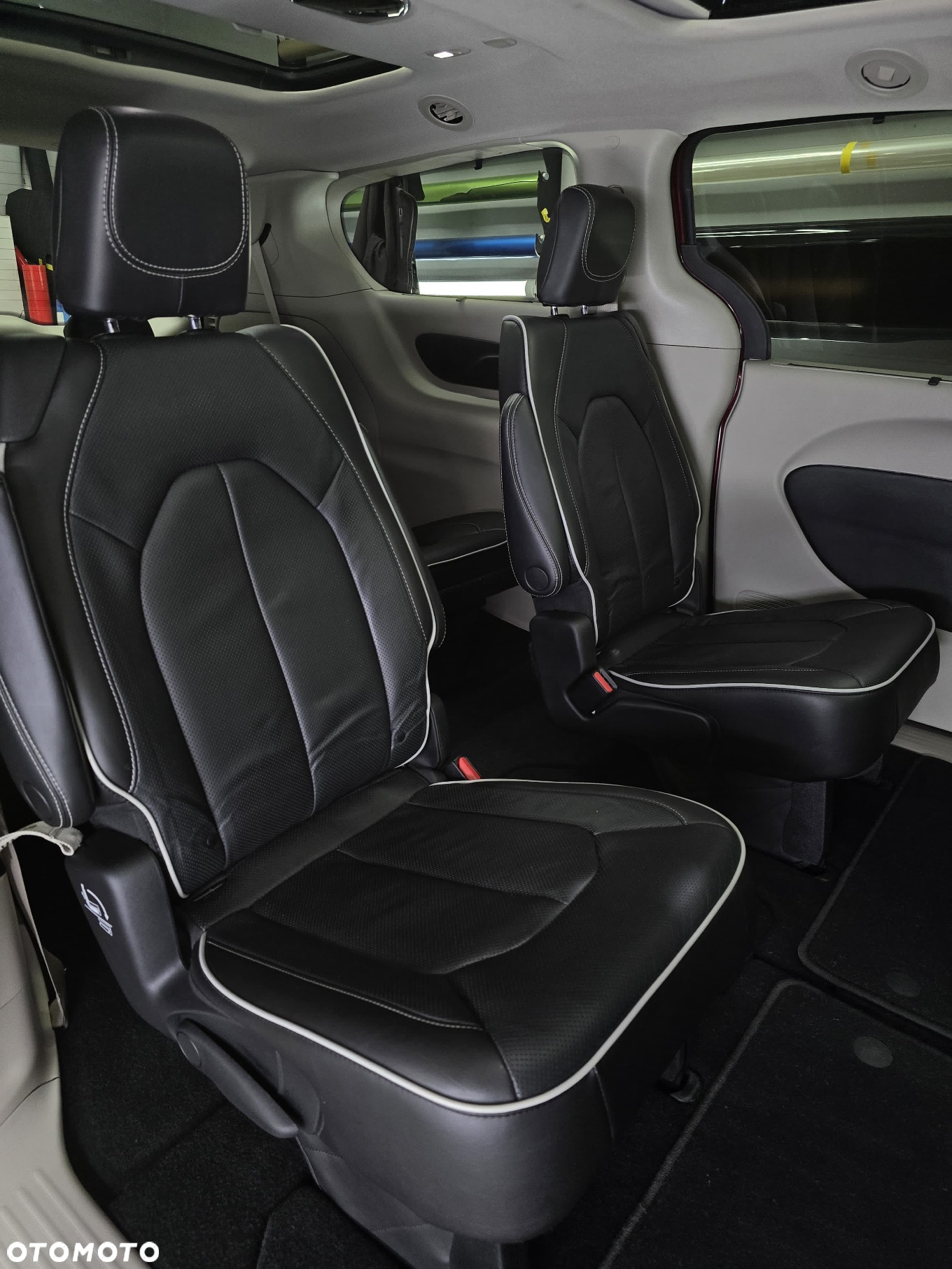 Chrysler Pacifica - 20