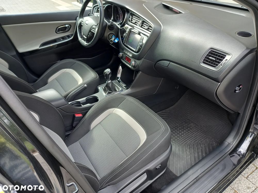 Kia Ceed 1.6 GDI Platinum Edition - 36