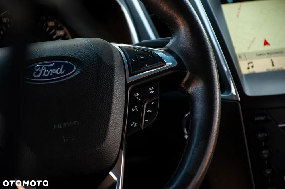 Ford Edge 2.0 TDCi 4x4 Titanium - 36