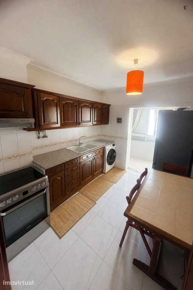 Quarto - localizado em Setubal - Grande imagem: 5/7