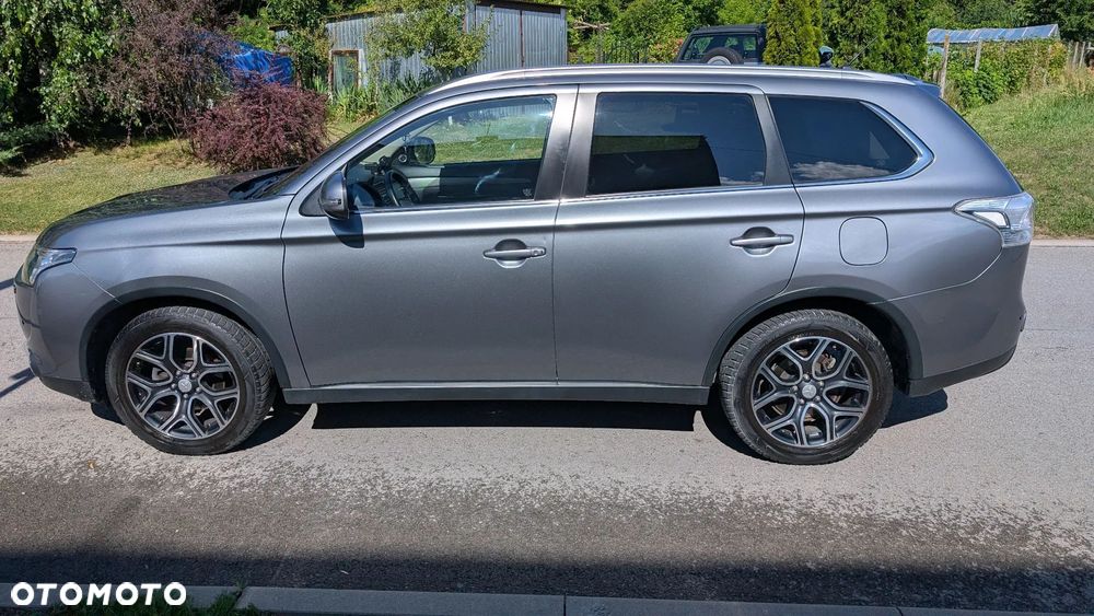 Mitsubishi Outlander 2.0 Intense + 4WD CVT - 8