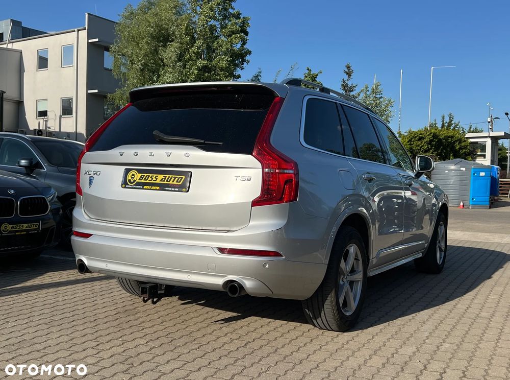 Volvo XC 90 - 9