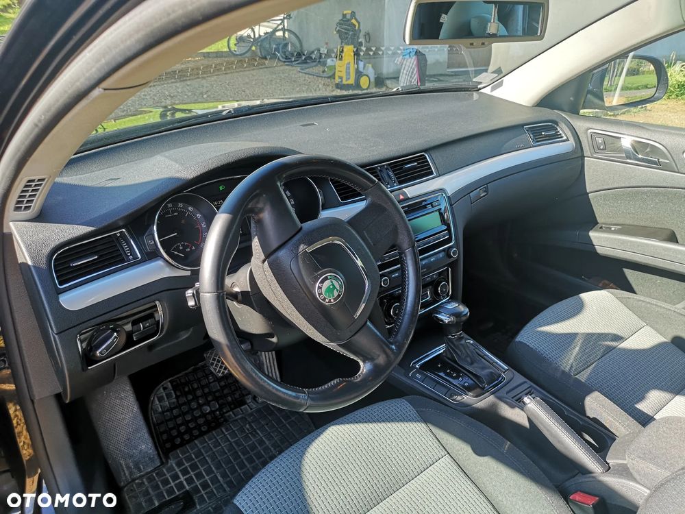 Skoda Superb 2.0 TDI Ambition DSG - 7