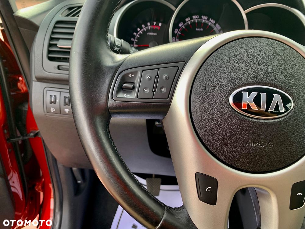 Kia Venga 1.4 CVVT Titanium Collection - 24