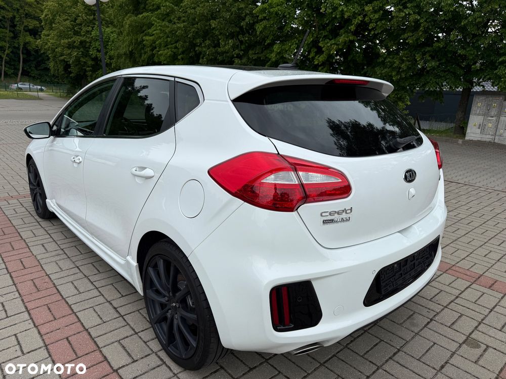 Kia Ceed 1.6 CRDi 136 ISG GT Line - 4