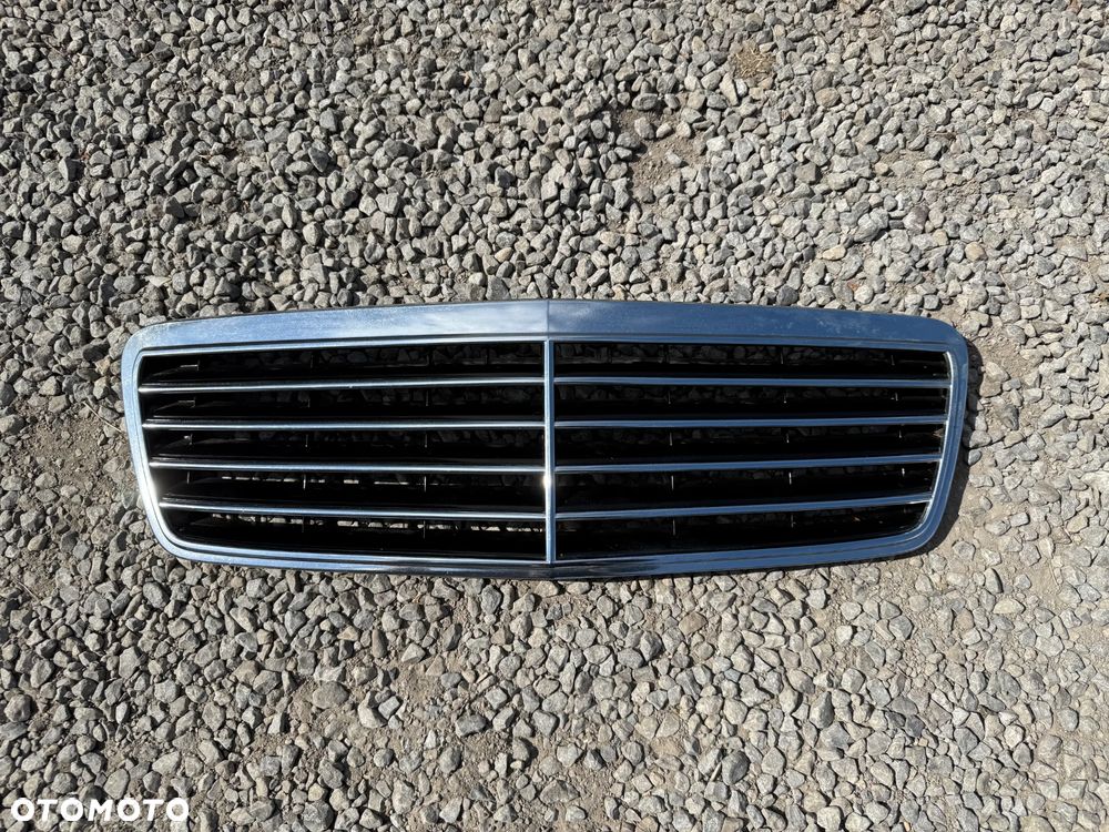 Atrapa zderzaka grill Mercedes CLK A208 W208 771500002 2088800085 przód OE - 1