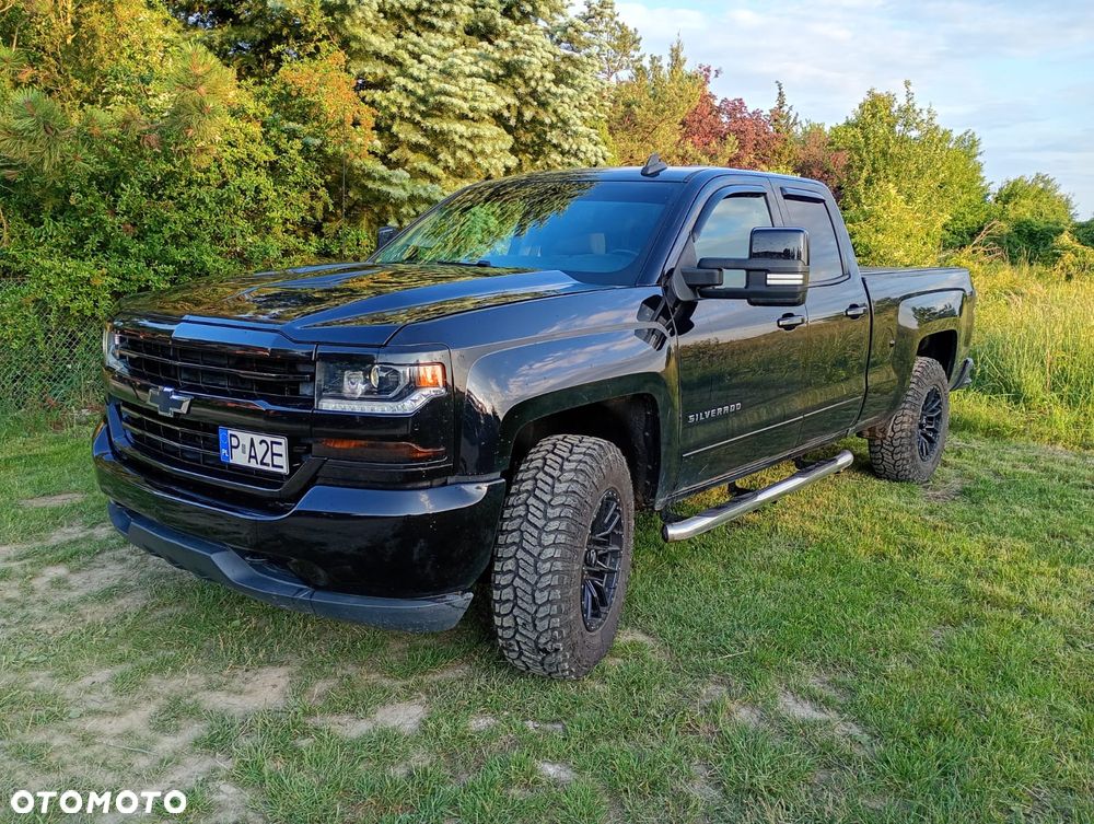 Chevrolet Silverado - 1