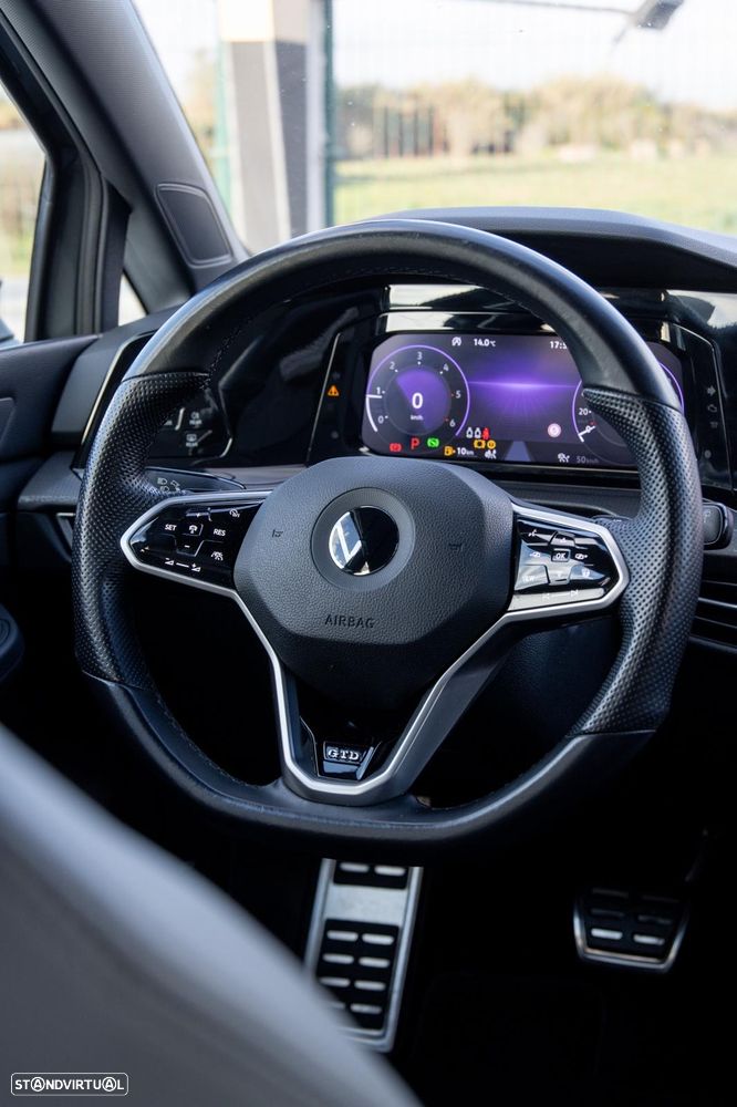 VW Golf 2.0 TDI SCR DSG GTD - 32