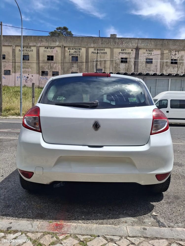 Renault Clio - 8
