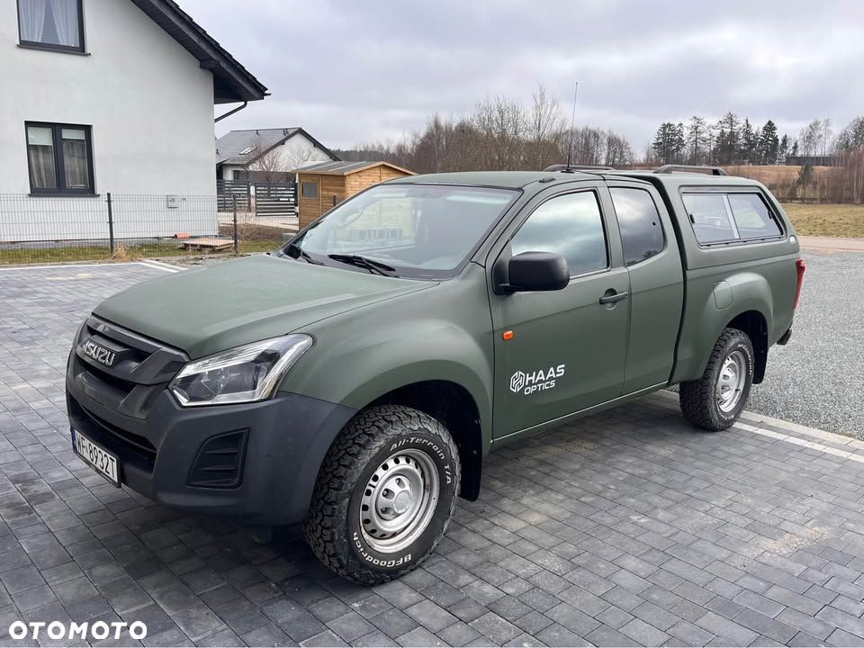 Isuzu Pick up - 3