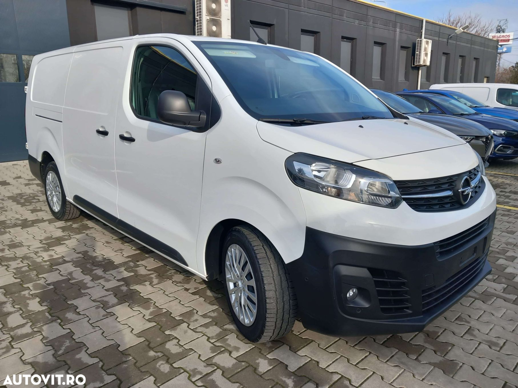 Opel Vivaro - 3